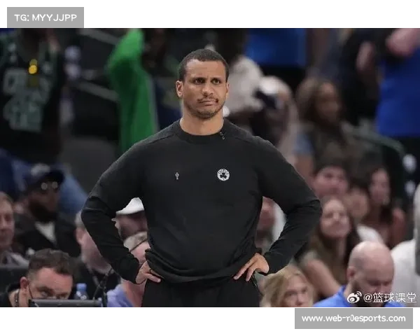 马刺主帅约翰逊与绿军主帅马祖拉荣获12月最佳教练